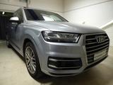 Audi Q7 3.0 TDI quattro *Navi*AHK*Leder*Headup*Bose*