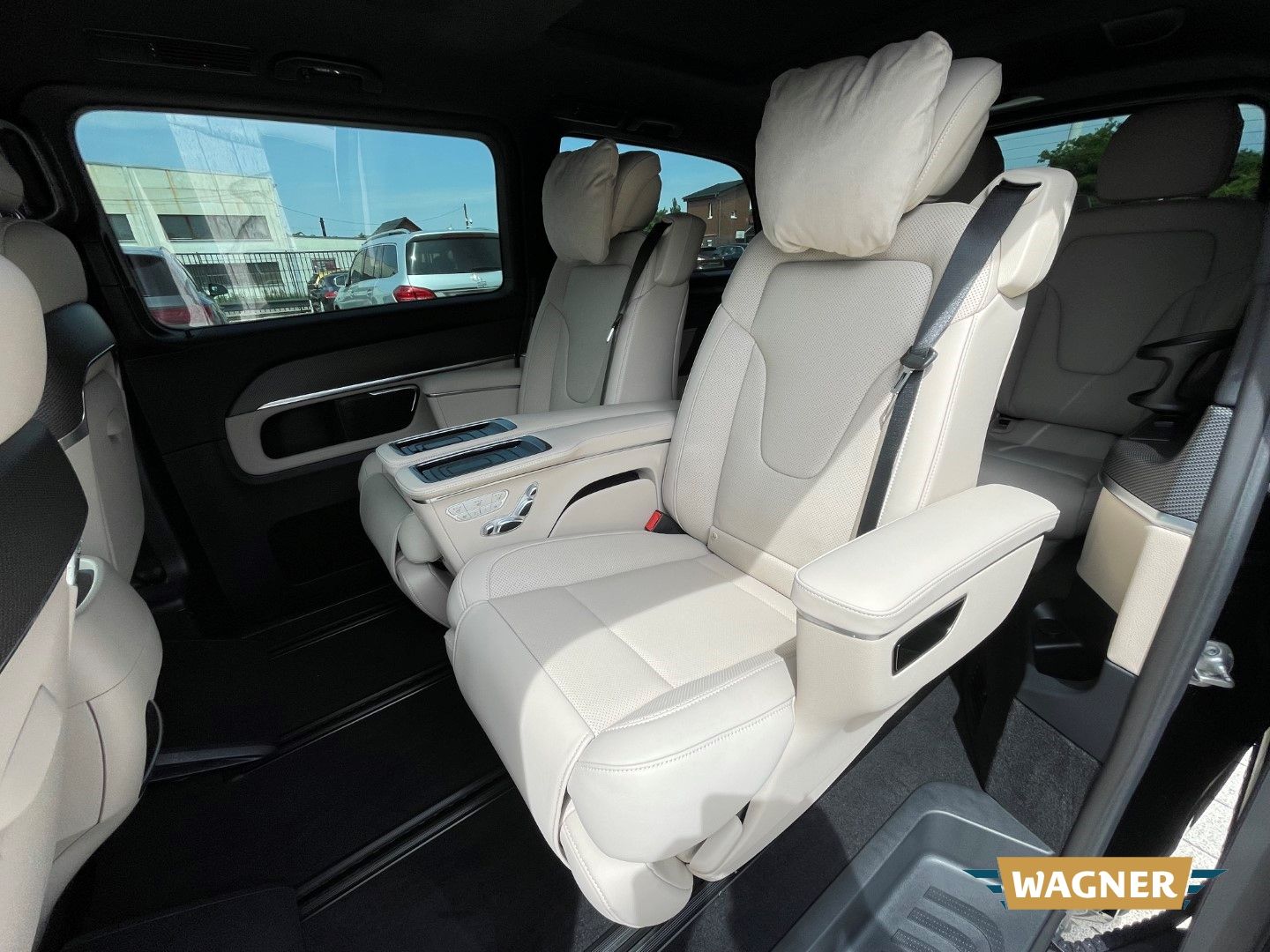 Fahrzeugabbildung Mercedes-Benz V 300 d AMG EXCLUSIVE Luxus Sitze  4MATIC Voll V