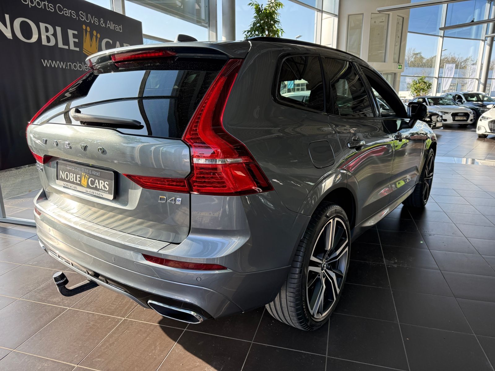 Fahrzeugabbildung Volvo XC60 R Design AHK H/K KAM LED