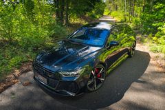 AUDI RS6 Avant*HU*PANO*MATRIX*AHK*SH*KERAMIK*360*B&O*