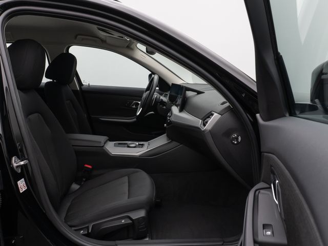 Foto Nummer 25: BMW 320d