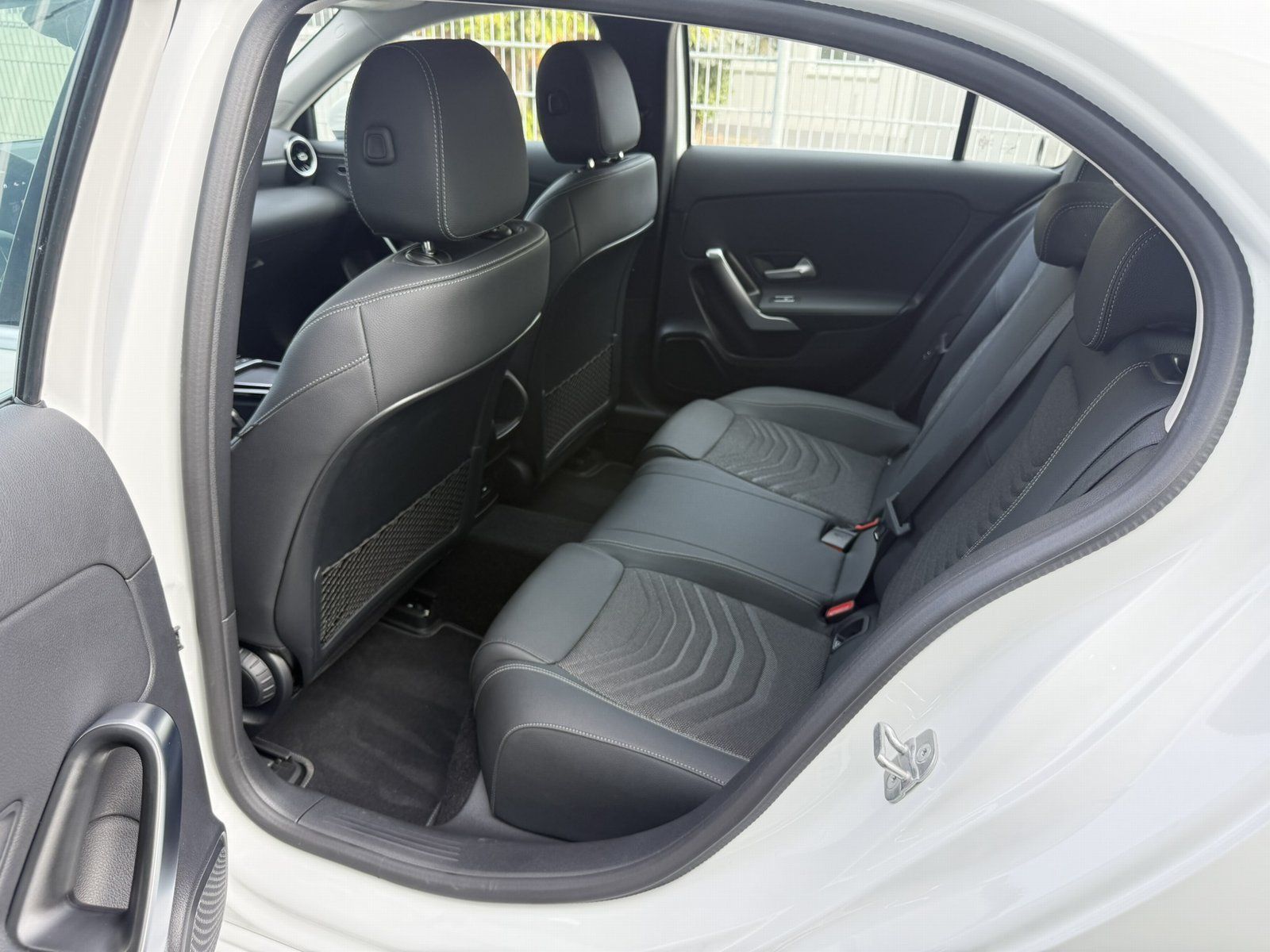 Fahrzeugabbildung Mercedes-Benz A 180 Progressive*KAMERA*LED*SPURHALTE*LENKRADHE