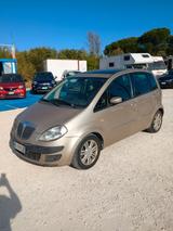 Lancia MUSA 1.3 Multijet 16V 90 CV Platino - silberne Lancia MUSA
