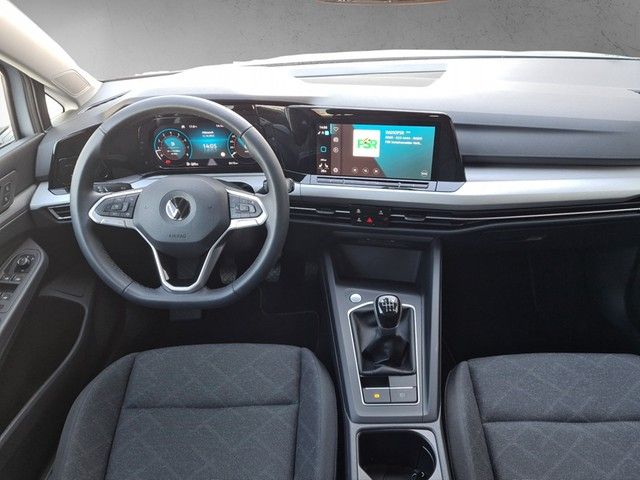 Fahrzeugabbildung Volkswagen Golf VIII TSI LED Navi AID ACC RFK SH LM