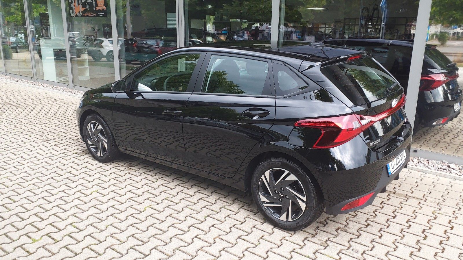 Fahrzeugabbildung Hyundai i20 1.2 Benzin M/T Select 16" ALU SHZ PDC KLIMA