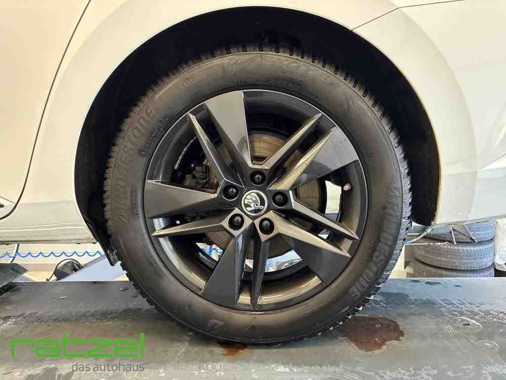 Fahrzeugabbildung SKODA Superb SportLine Combi 2.0 TDI AHK Navi Leder