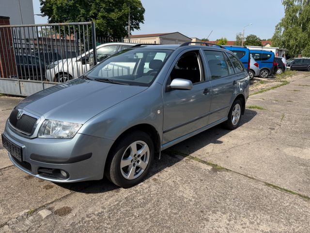 Fabia Combi 1.4, Scheckheft, 1. HAND, TÜV NEU Bild 2