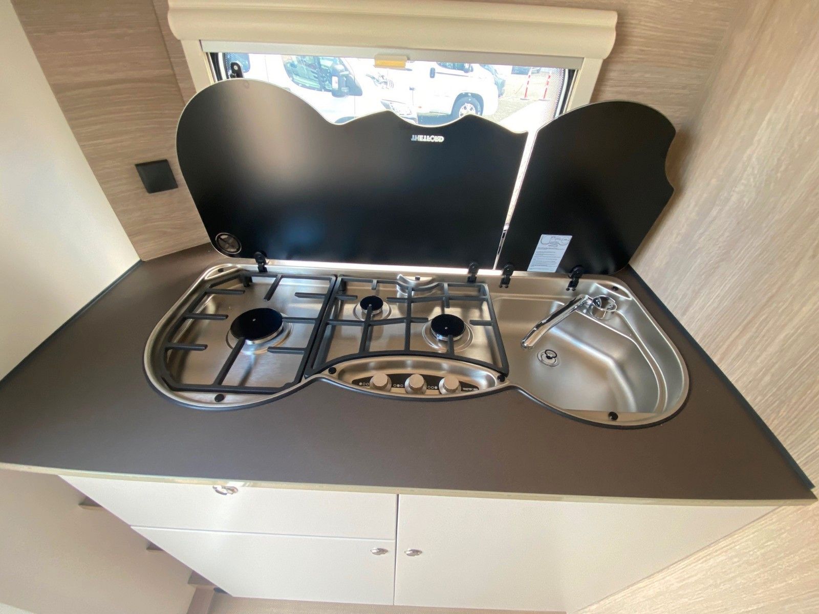 Fahrzeugabbildung Bürstner Premio Life 480 TS Attractive*1500Kg*Paket1+2