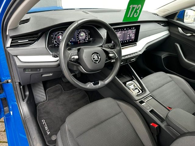Octavia Combi Selection SHZ;LED;CARPLAY;FSE;PDC