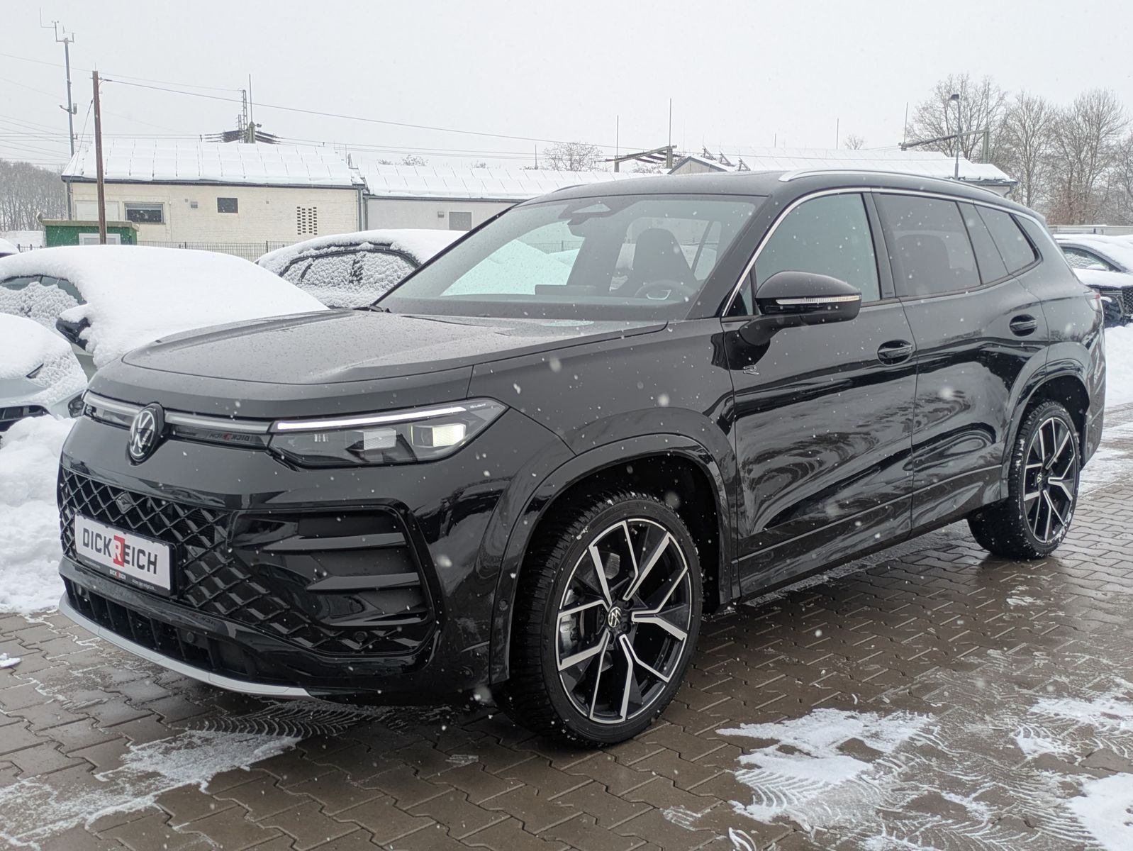 Fahrzeugabbildung Volkswagen Tayron 2.0 TDI 4M R-Line 7Si*MATRIX*AHK*PANO*HUD