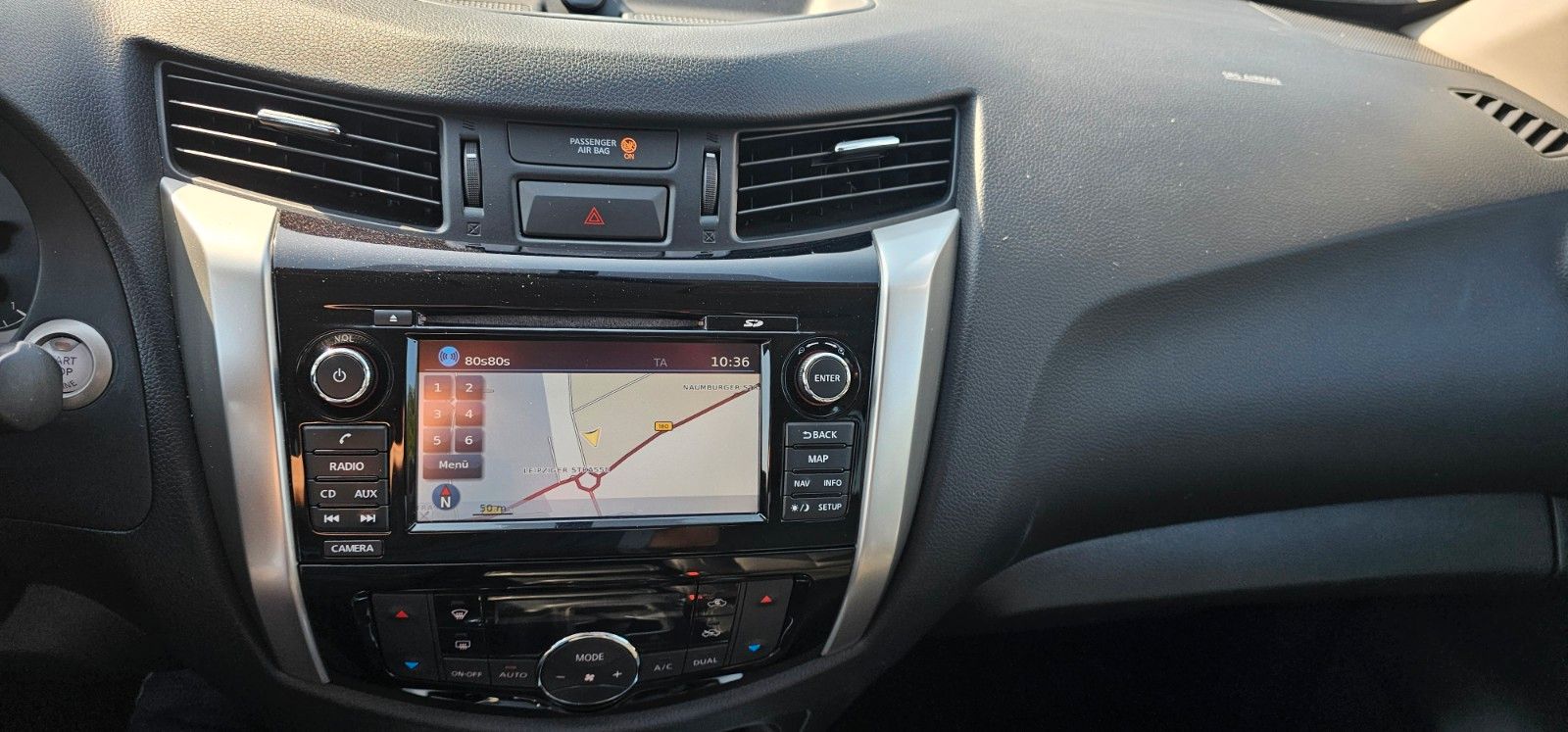 Fahrzeugabbildung Nissan Navara NP300 Tekna Double Cab 4x4