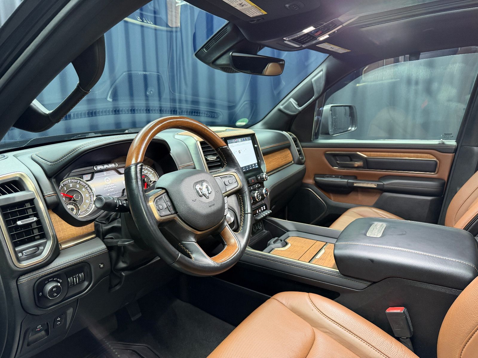 Fahrzeugabbildung Dodge RAM 1500 5.7 HEMI 4x4 Longhorn|AHK|NAVI|PANO