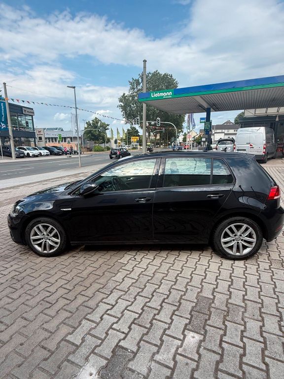 Image of Volkswagen Golf