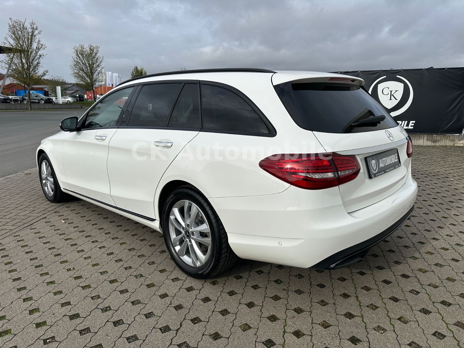 Fahrzeugabbildung Mercedes-Benz C300d T 4Matic Avantgarde/Burmeste/Navi/LED/360°