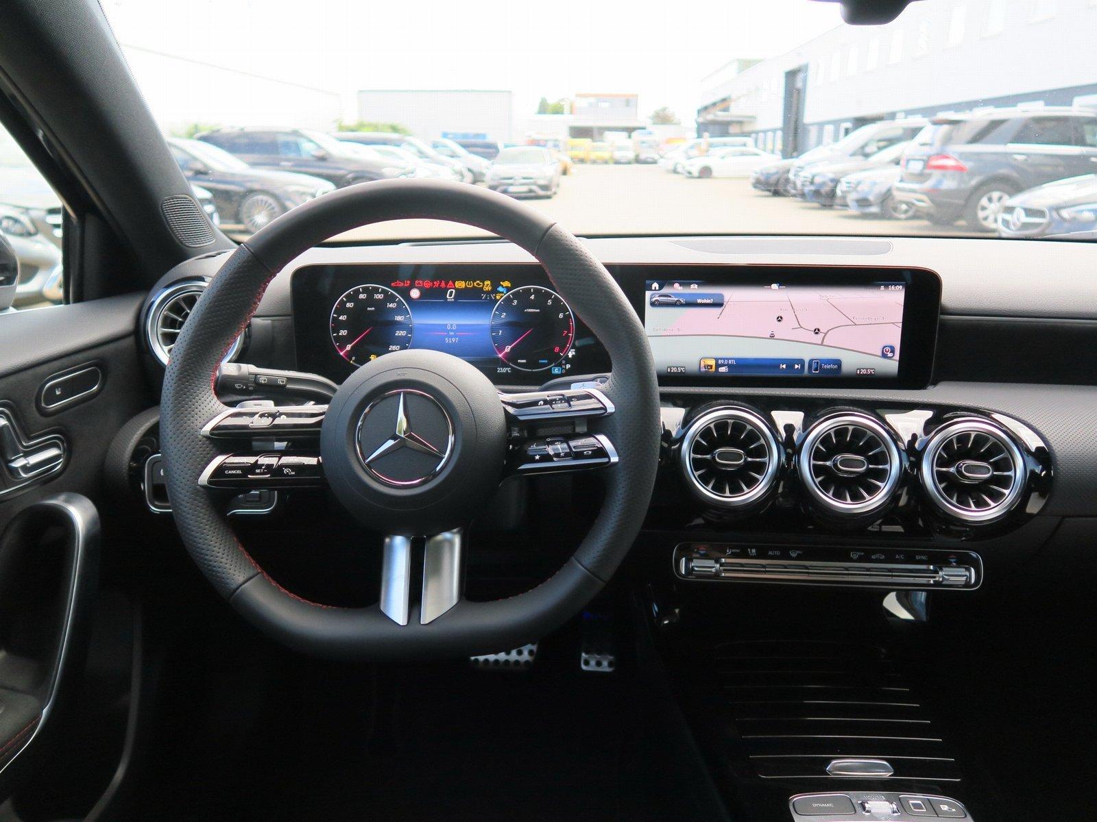 Mercedes-Benz A 250 4Matic AMG 360 Grad Kamera Pano Lenkradh.