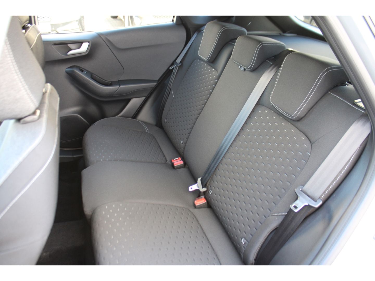 FORD Puma 1.0 EcoBoost MHEV Titanium LED GRA RFK Navi - Image 8