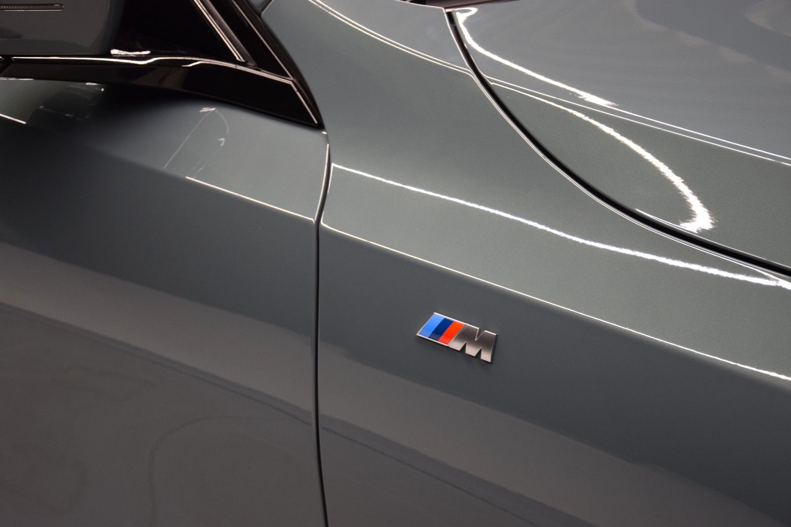 Fahrzeugabbildung BMW 520d xDrive Tour M Sport Pro Iconic Glow Stndhzg