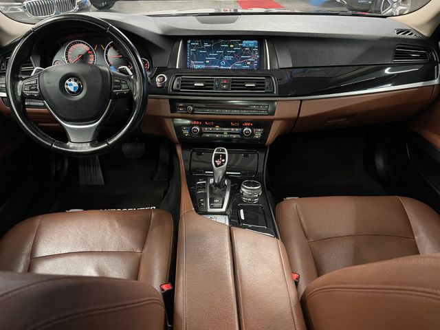 BMW 530d Touring xDrive *HEAD-UP*XENON*NAVI*DAB*PANO