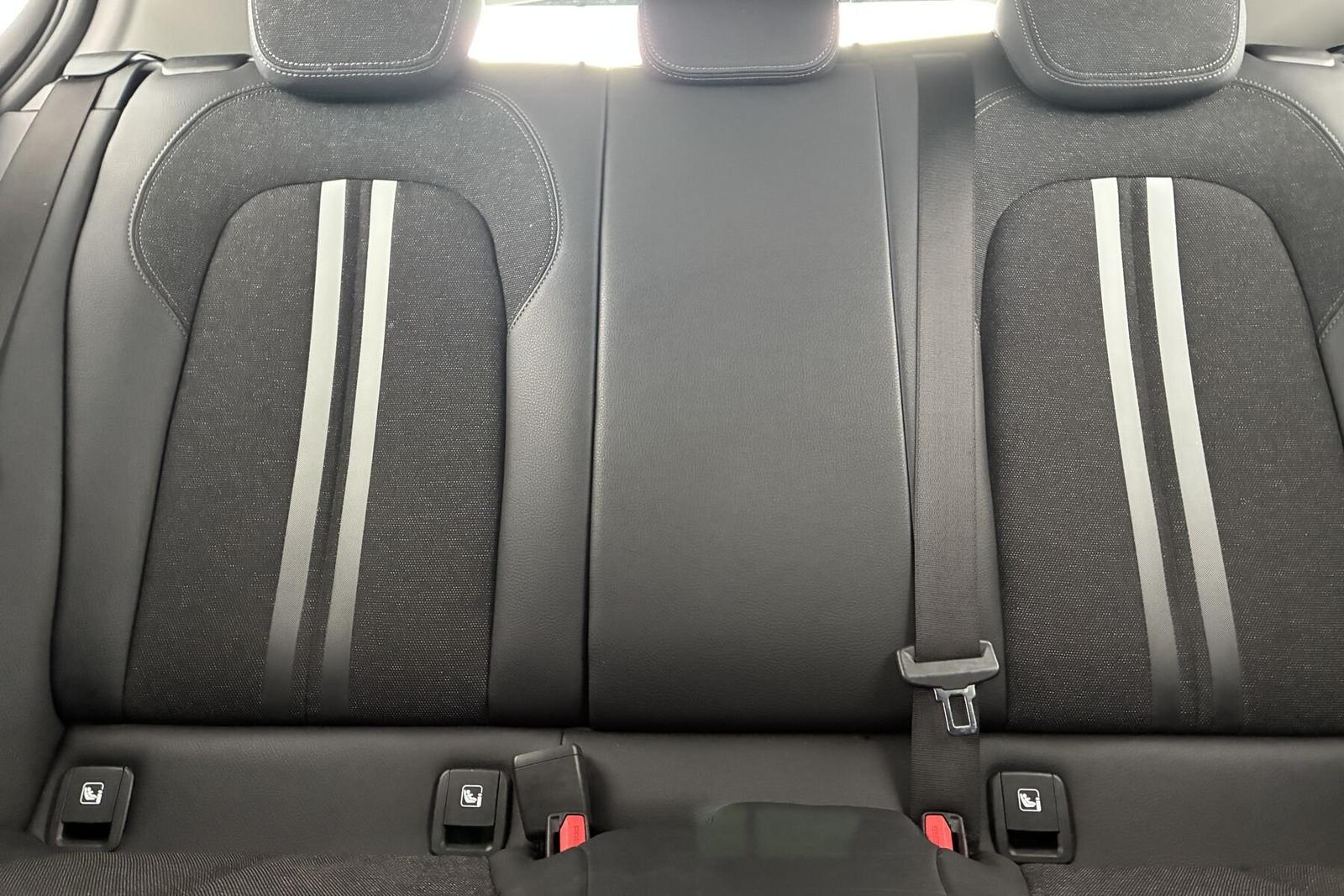 BMW 1 Series i Sport Line ad.LED NAV SHZG LCPro HiFi LWS, миниатюра 16