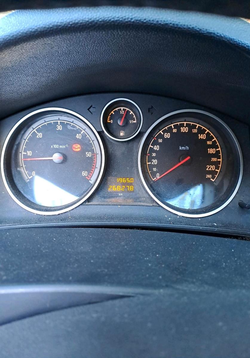 Opel Astra 2006 — photo 8