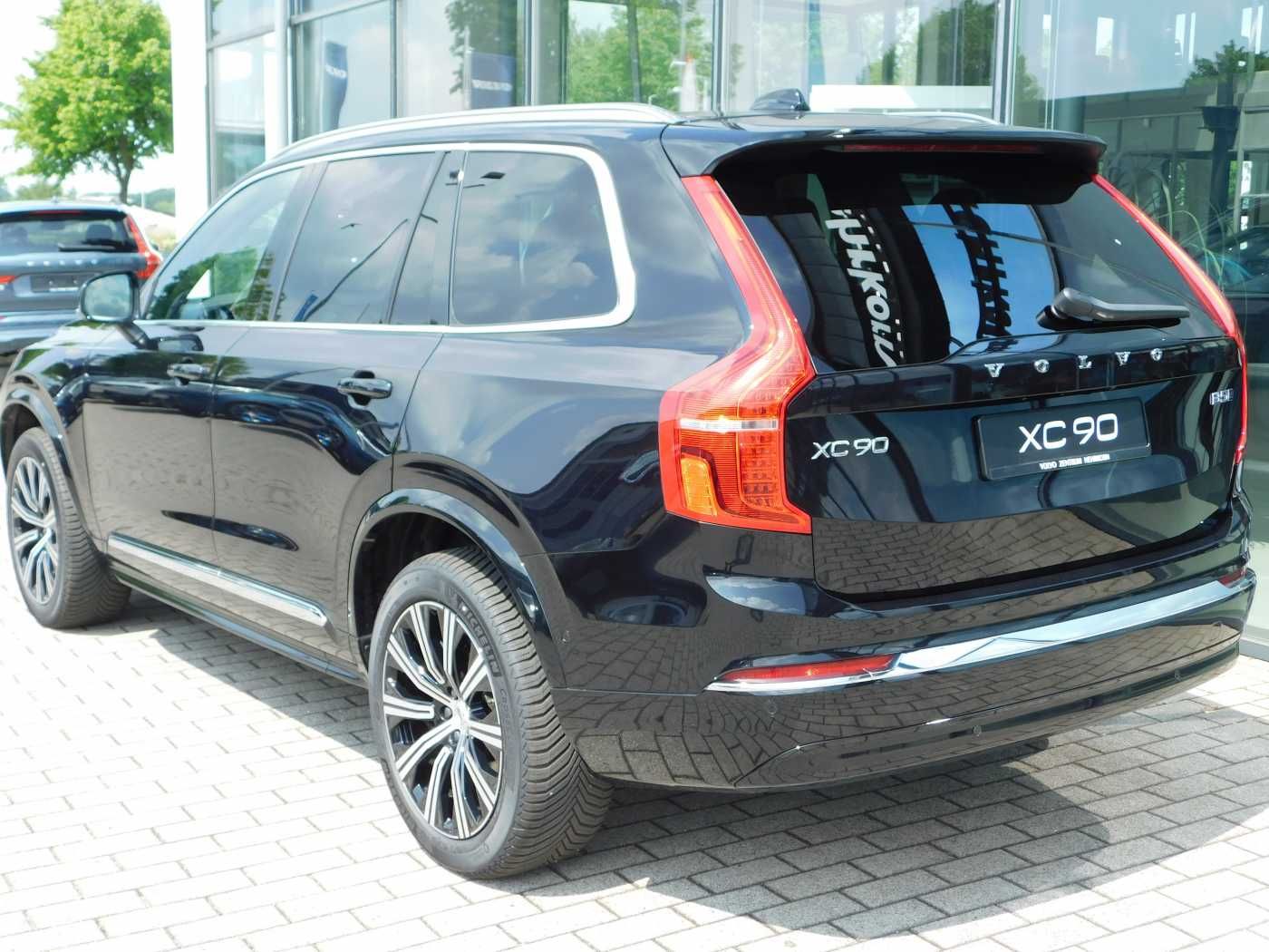 Fahrzeugabbildung Volvo XC90 B5 D AWD Plus Bright