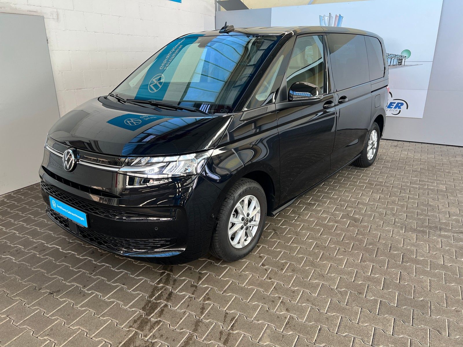 Fahrzeugabbildung Volkswagen T7 Multivan Life 2,0 TDI DSG +7 Sitzer +Easy Op