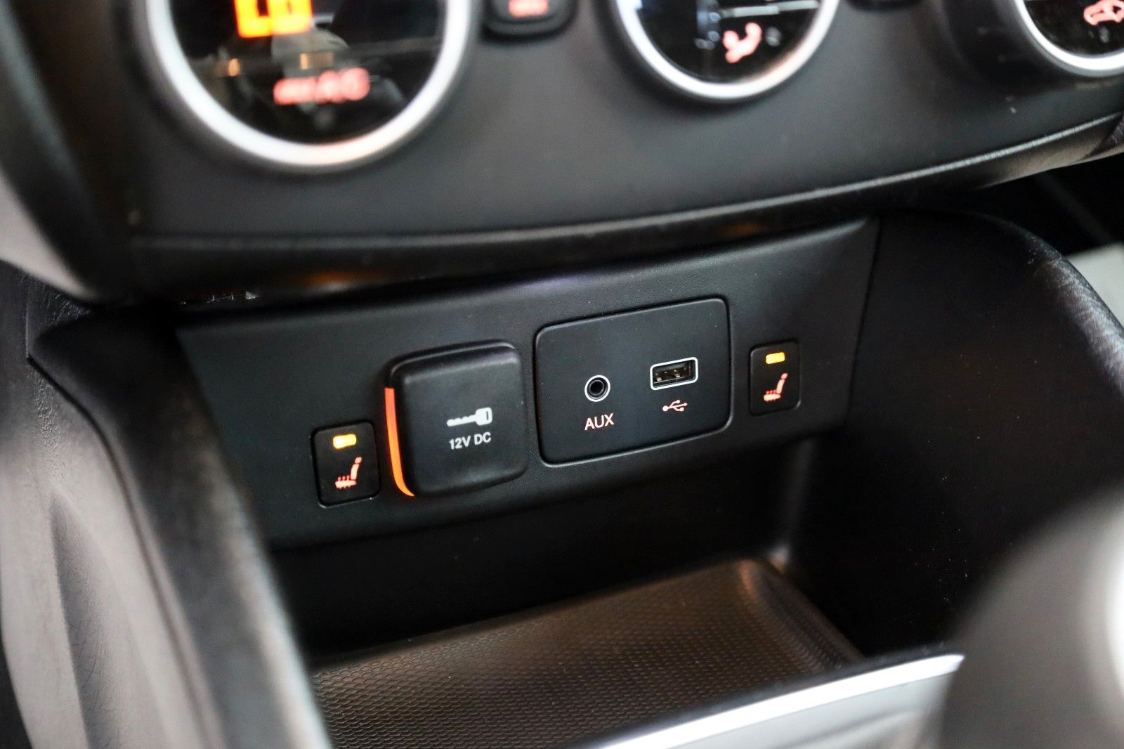 Fahrzeugabbildung Fiat Tipo Lounge Navi,Kamera,SH,PDC,SR+WR
