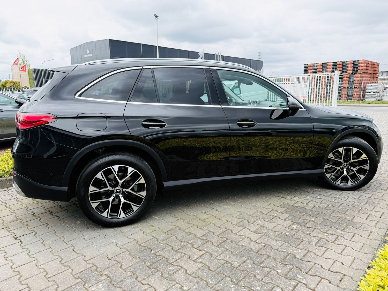 Fahrzeugabbildung Mercedes-Benz GLC 220 d 4M PROGRESSIVE, LED, PTS, RFK, AHK, To
