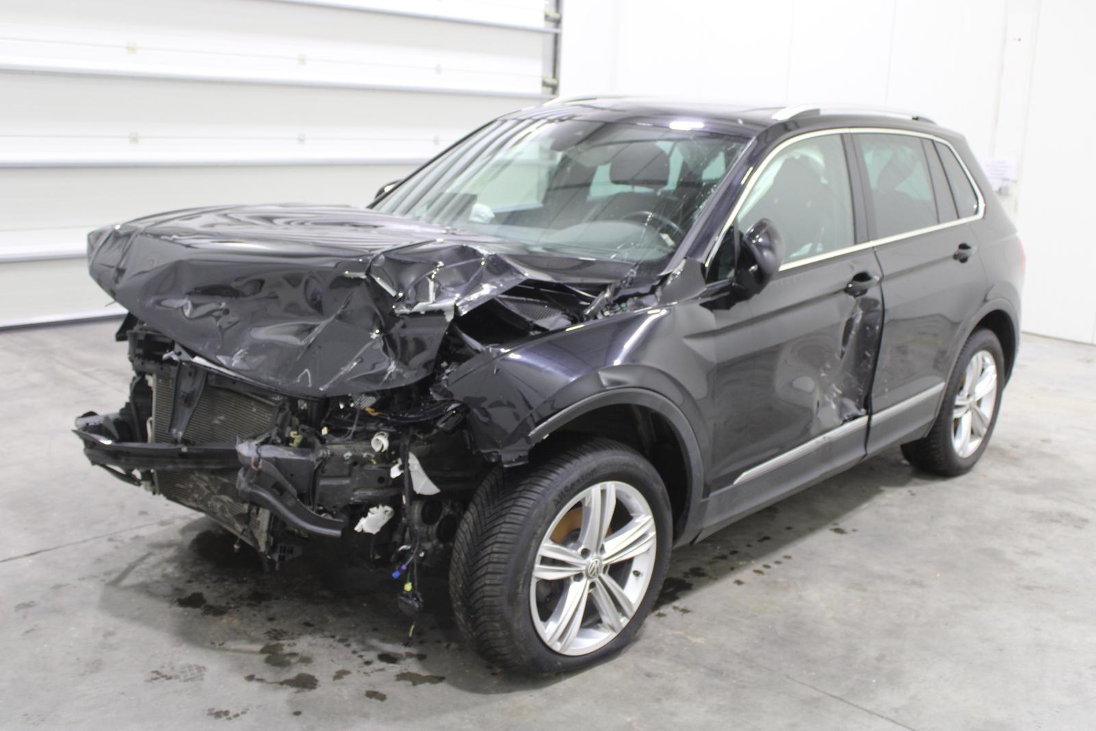 Volkswagen Tiguan AUTO
