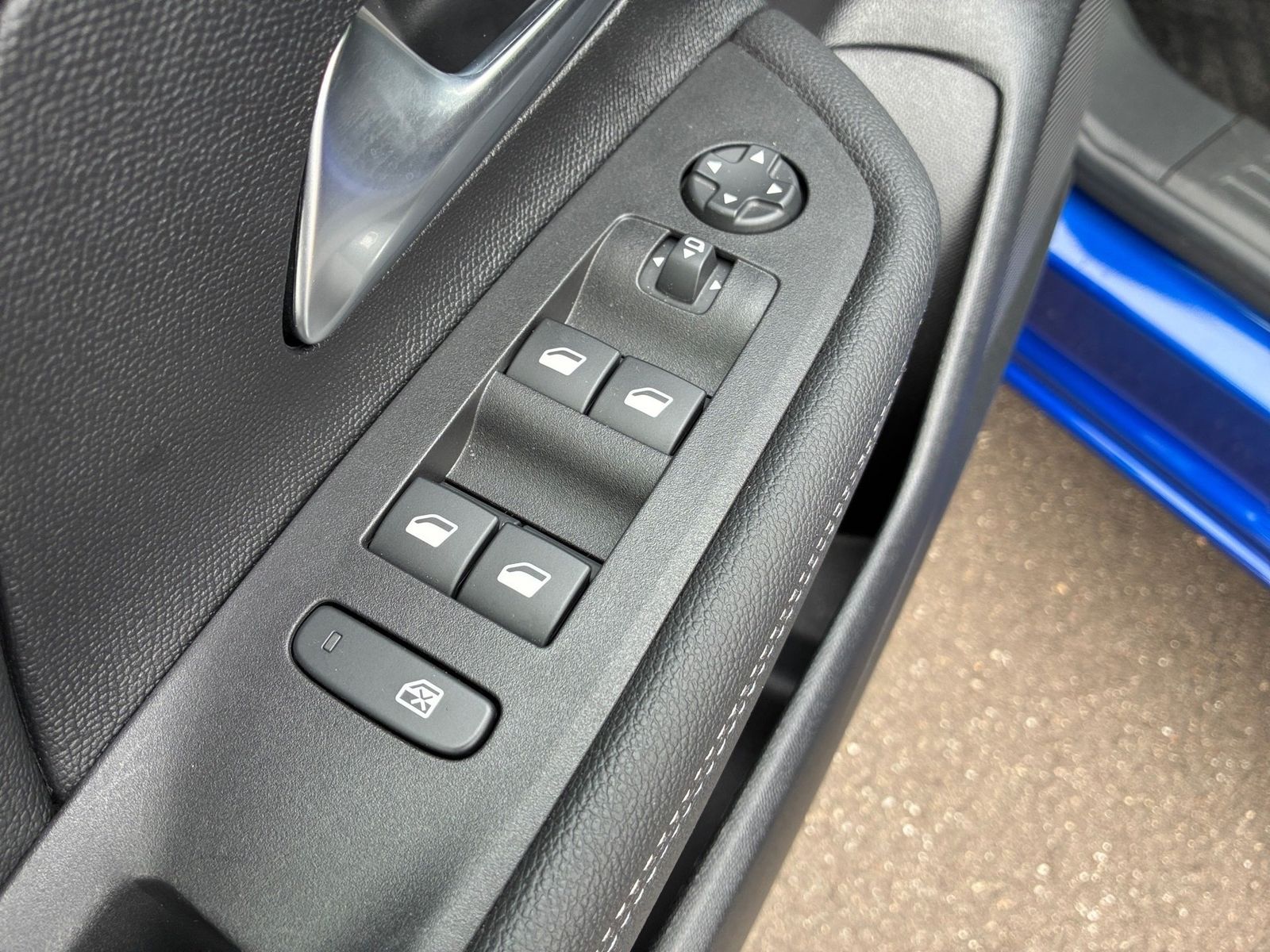 Fahrzeugabbildung Opel Mokka 1.2 GS Kamera,LED,Matrix,Navi,SHZ,Keyless