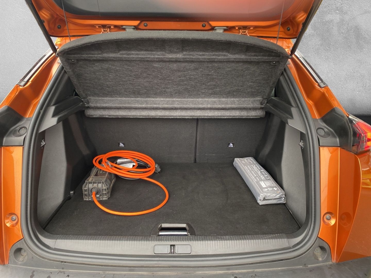 Fahrzeugabbildung Peugeot 2008 e- Allure Elektromotor 136 *Navi*Kamera*Sit
