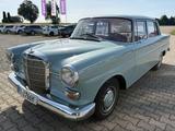 Mercedes-Benz 230 W110 Heckflosse AHK SCHIEBEDACH SERVOLENKUNG - Mercedes-Benz Heckflosse