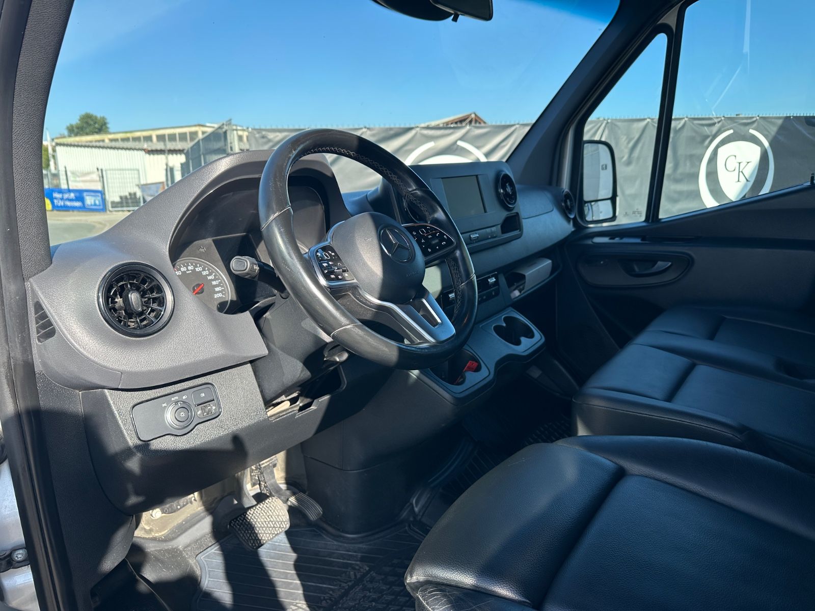 Fahrzeugabbildung Mercedes-Benz Sprinter III PritscheDoKa RWD317/7Sitze/Navi/AHK