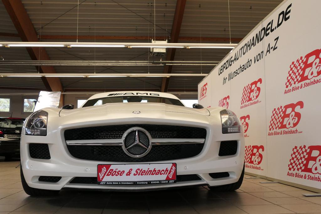 Mercedes-Benz SLS AMG