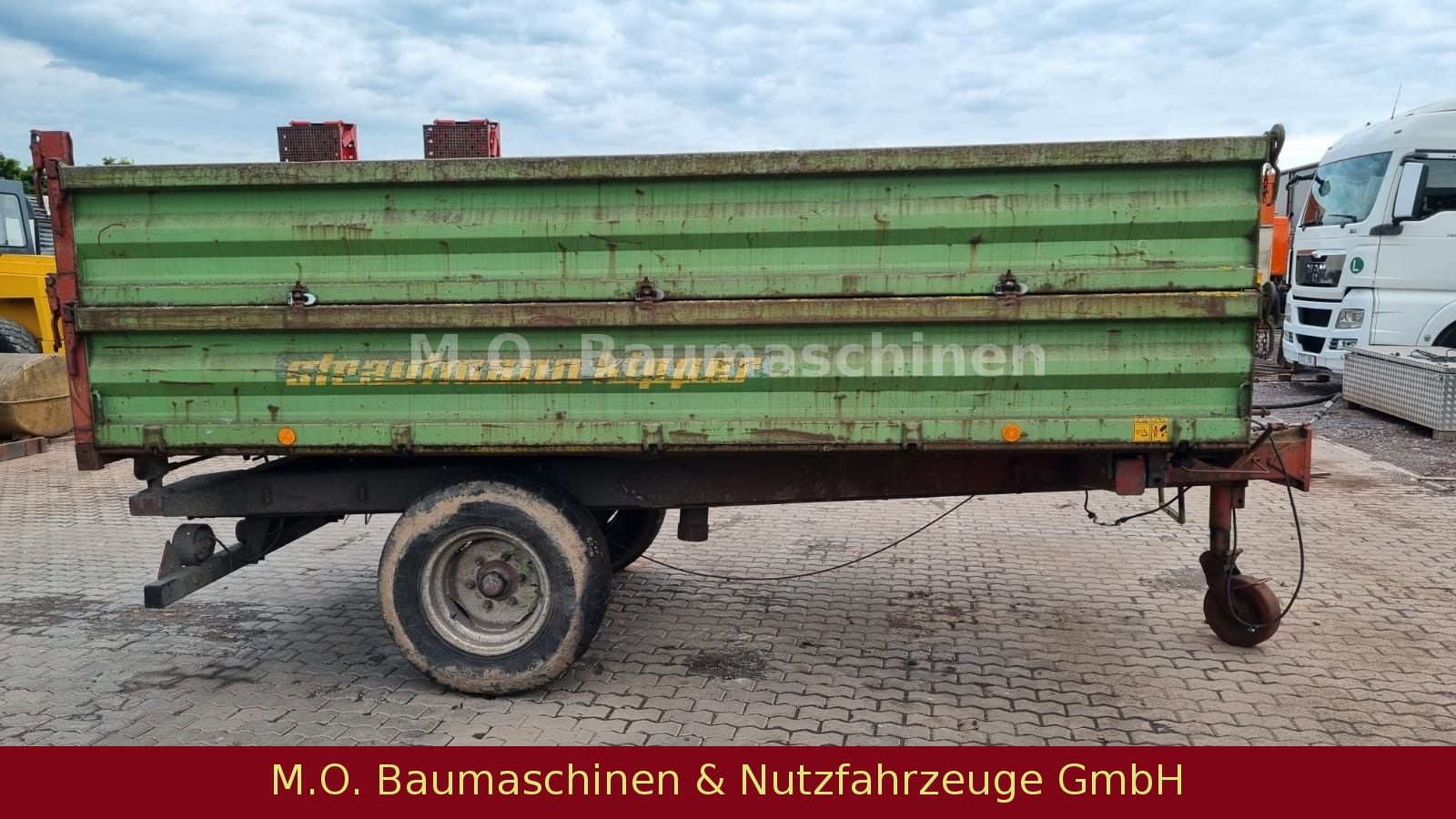 Fahrzeugabbildung Other Strautmann / 3 Seitenkipper / 6,9 t