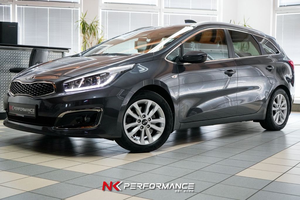 KIA cee’d Sporty Wagon Ceed Sportswagon Spirit / AHK / PANORAMA