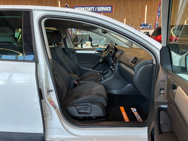 Volkswagen Golf VI*TEMPO*NAVI*PDC*ALCANTARA*1-HAND*