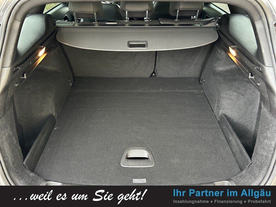 Fahrzeugabbildung Fiat TIPO KOMBI 1.4T S-DESIGN XENON+CARPLAY+NAV+SHZ++