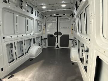 Volkswagen Crafter - 12