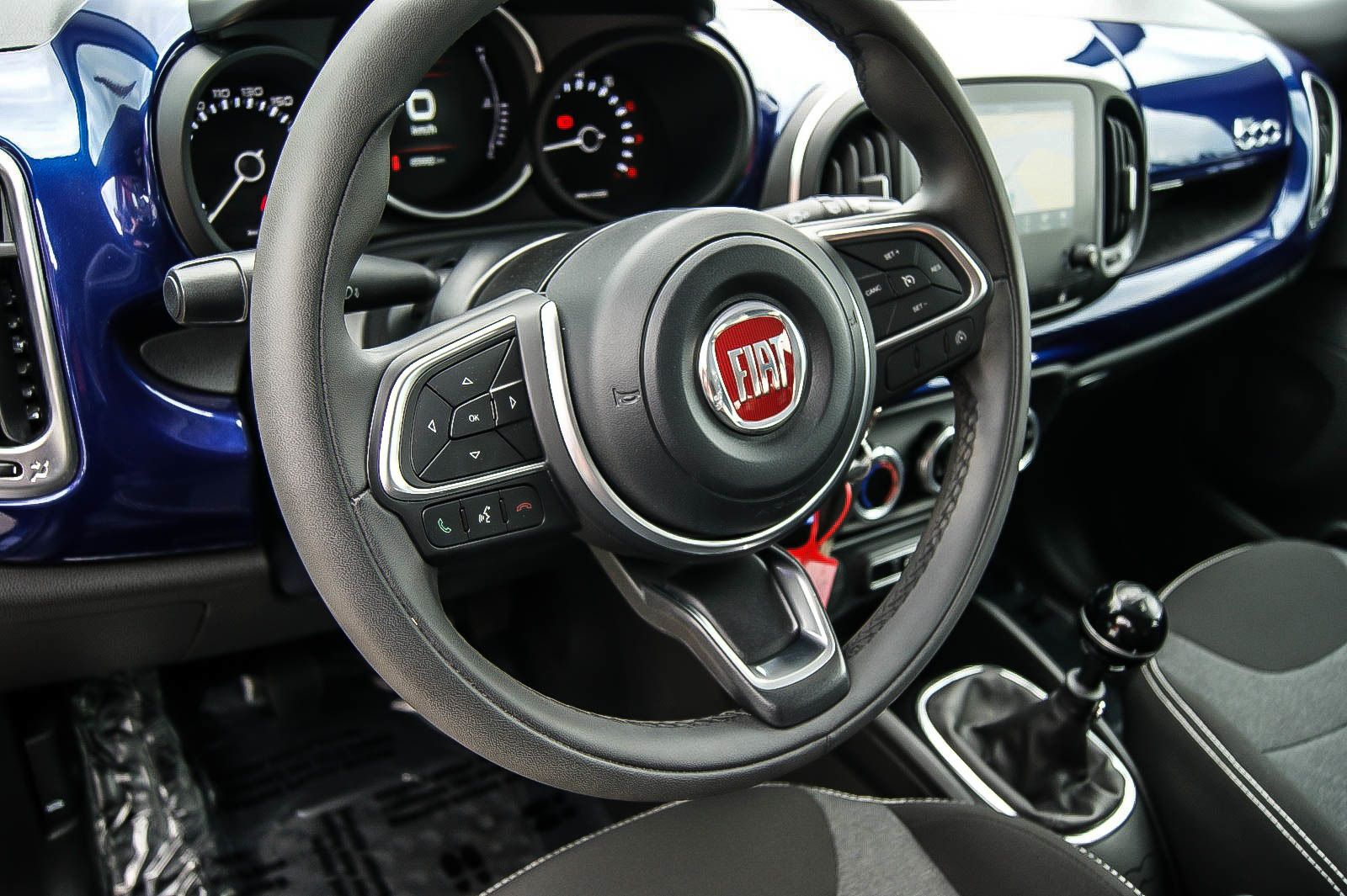 Fahrzeugabbildung Fiat 500 L 1.4T-Jet URBAN Pop-Star NAVI PDC 1.HAND