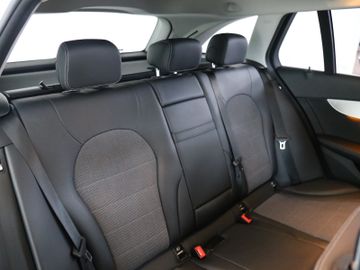 Mercedes-Benz C 250 AVANTGARDE 9G LED NAVI COMAND PANORAMA