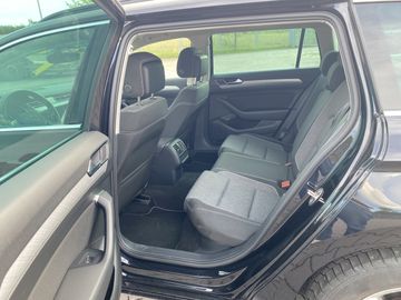 Volkswagen Passat - 10