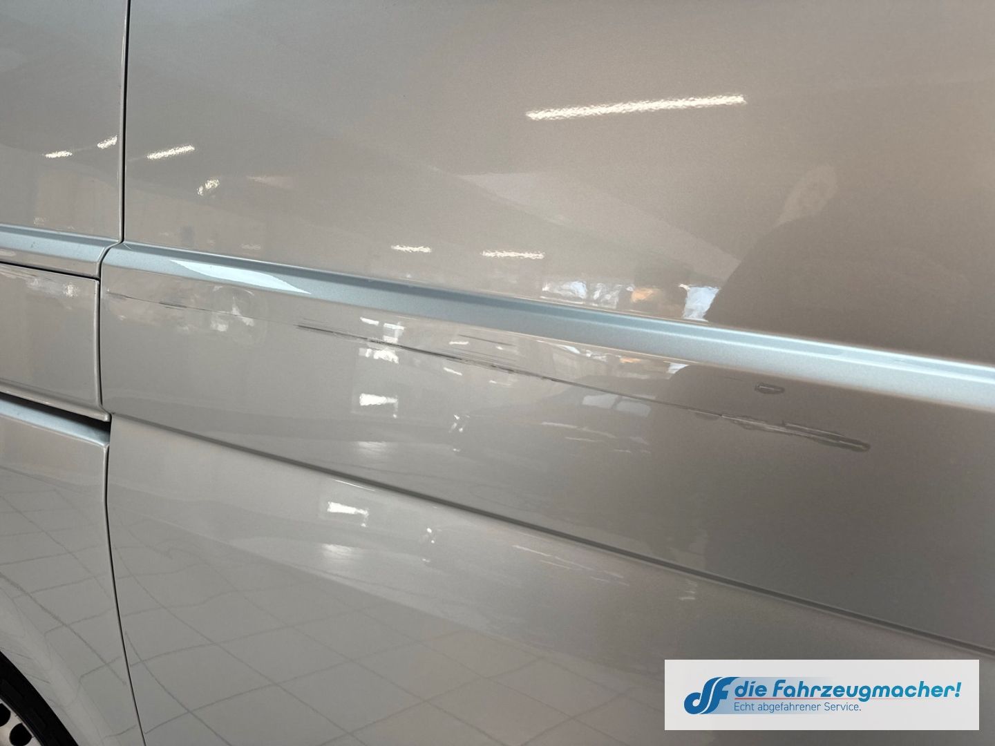 Fahrzeugabbildung Volkswagen T6.1 Transporter Kasten FWD Navi LED ACC Apple C