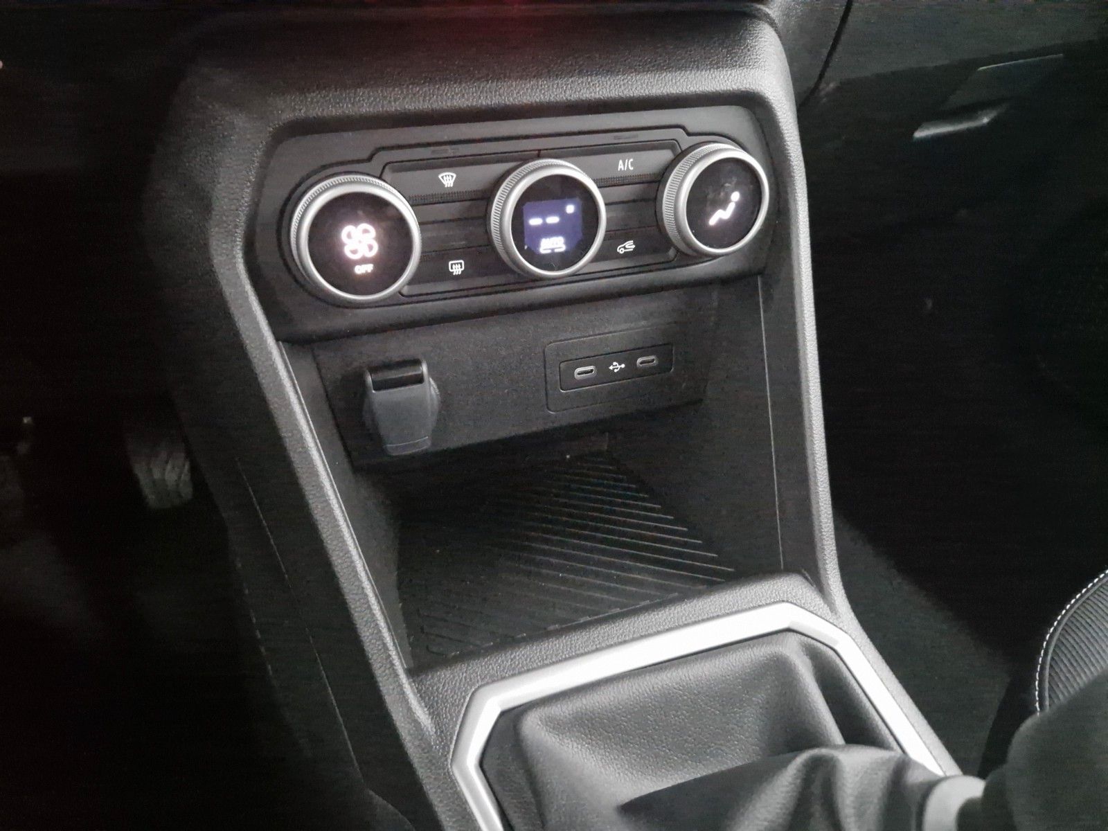 DACIA Sandero  Eco-G 120 Expression Winter Benzin&amp;Gas – Bild 19