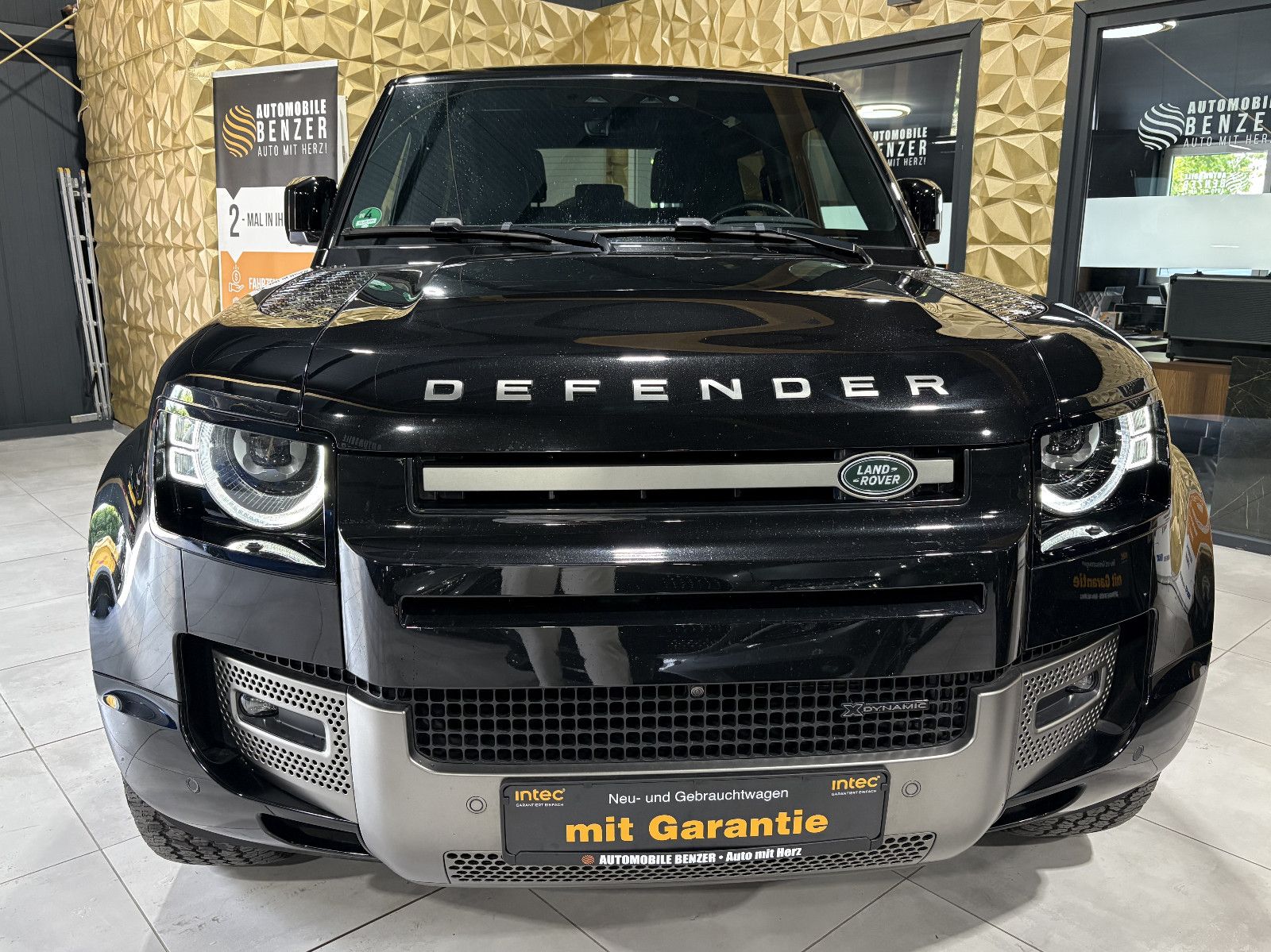 Fahrzeugabbildung Land Rover Defender 90 X-Dynamic S/360°/SOUND/APPLE/NAVI/