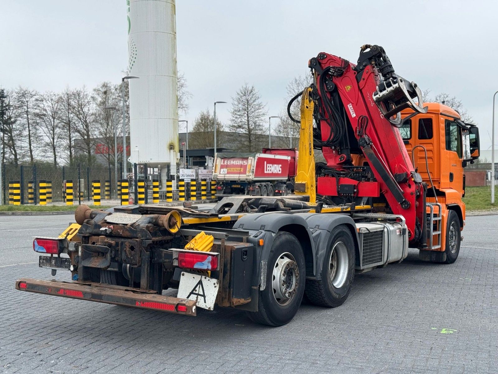 Fahrzeugabbildung MAN TGS 26.440 6x2-4 BL Abrollkipper / Kran