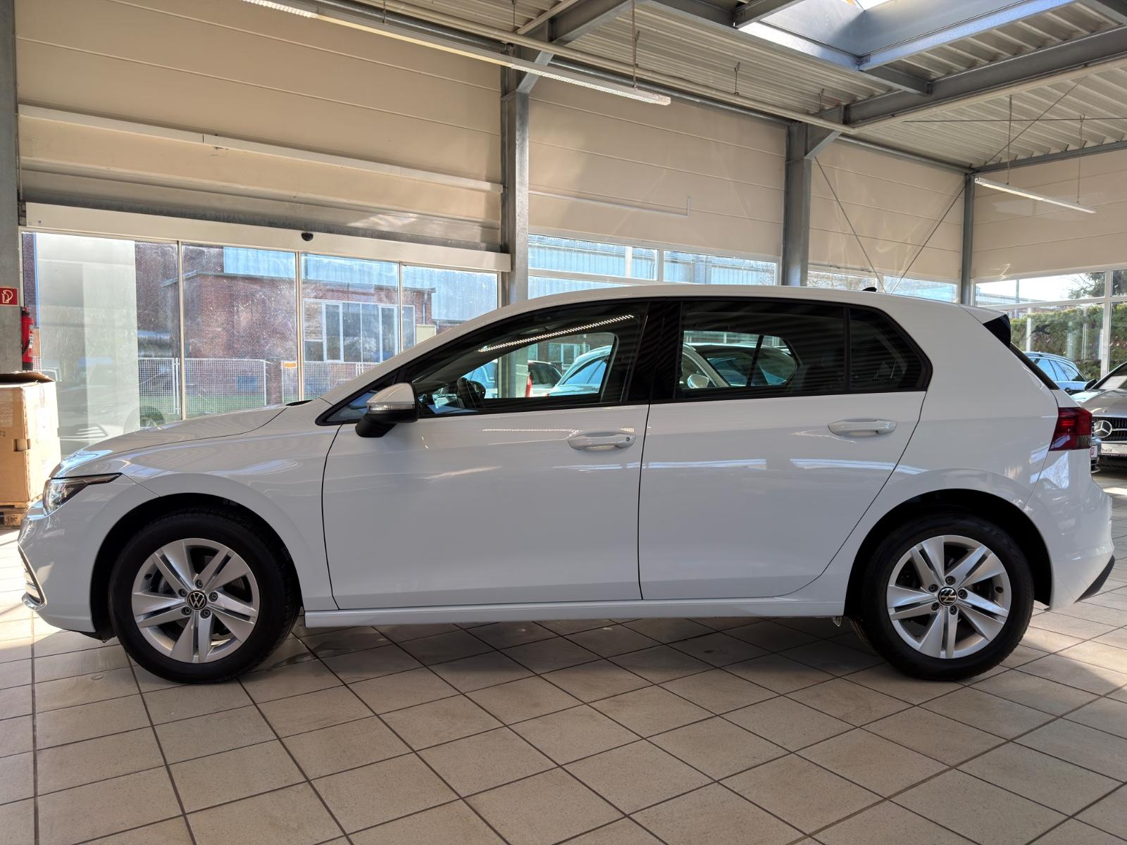 Volkswagen Golf VIII 2.0 TDI SCR DSG Lim./1Hd./LED/Klima