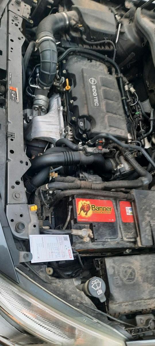 Opel Astra 2012 — photo 15