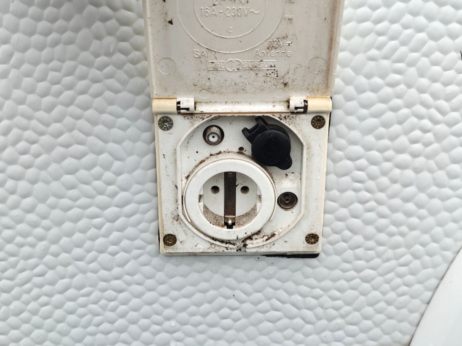 Fahrzeugabbildung Knaus Sport 400 LB - Doppelbett/Sitzgruppe, Superb -