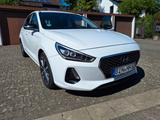 Hyundai i30 1.0 T-GDI Intro Intro - Hyundai i30 Intro mit Benzin-Antrieb